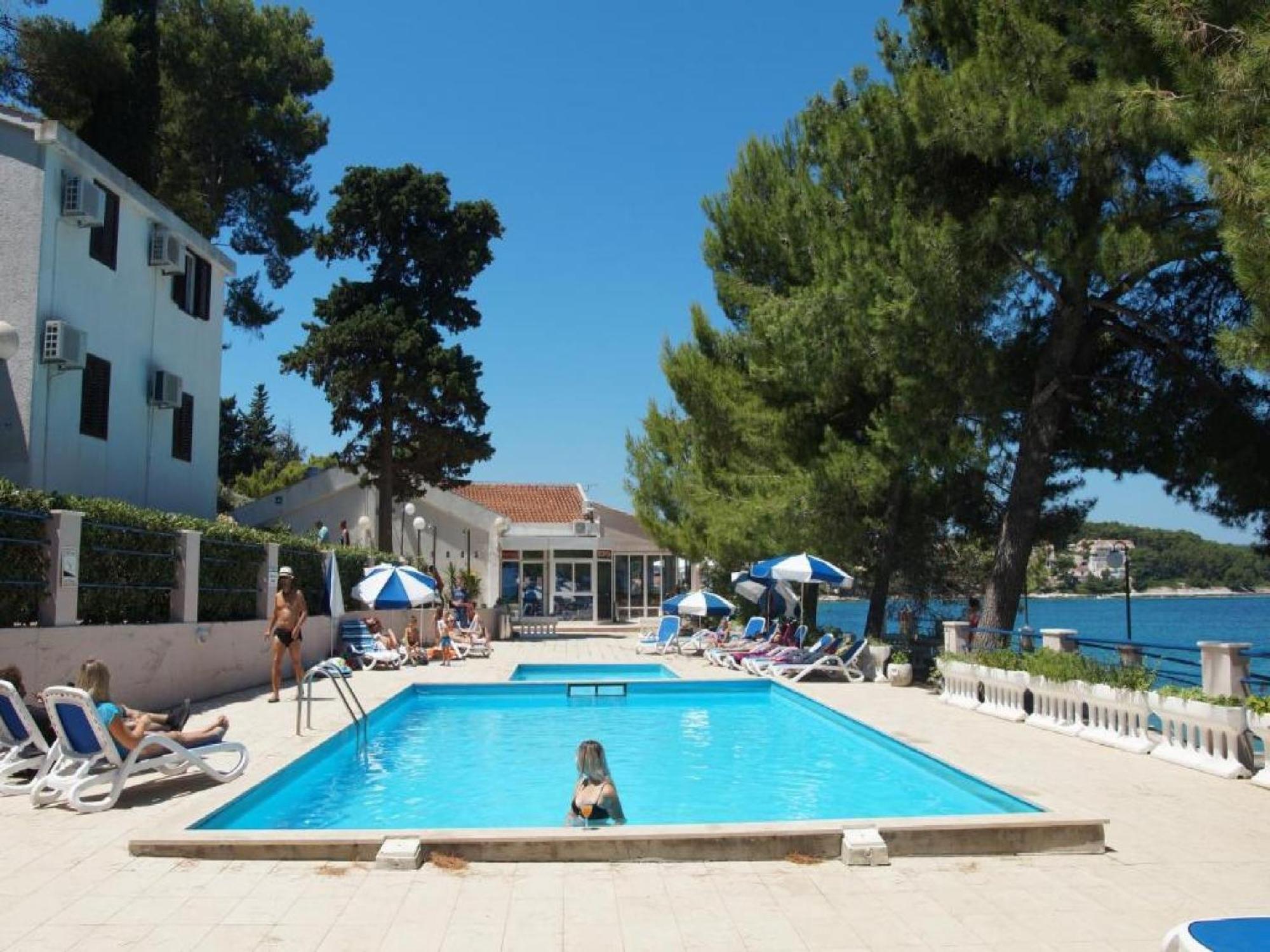 Lumbarda Resort Apartments Екстериор снимка
