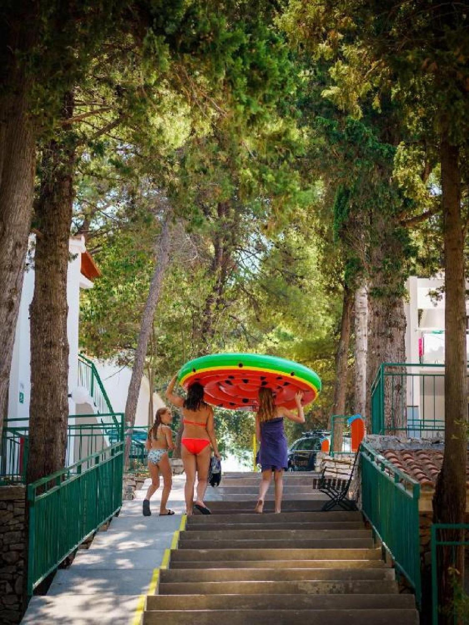 Lumbarda Resort Apartments Екстериор снимка
