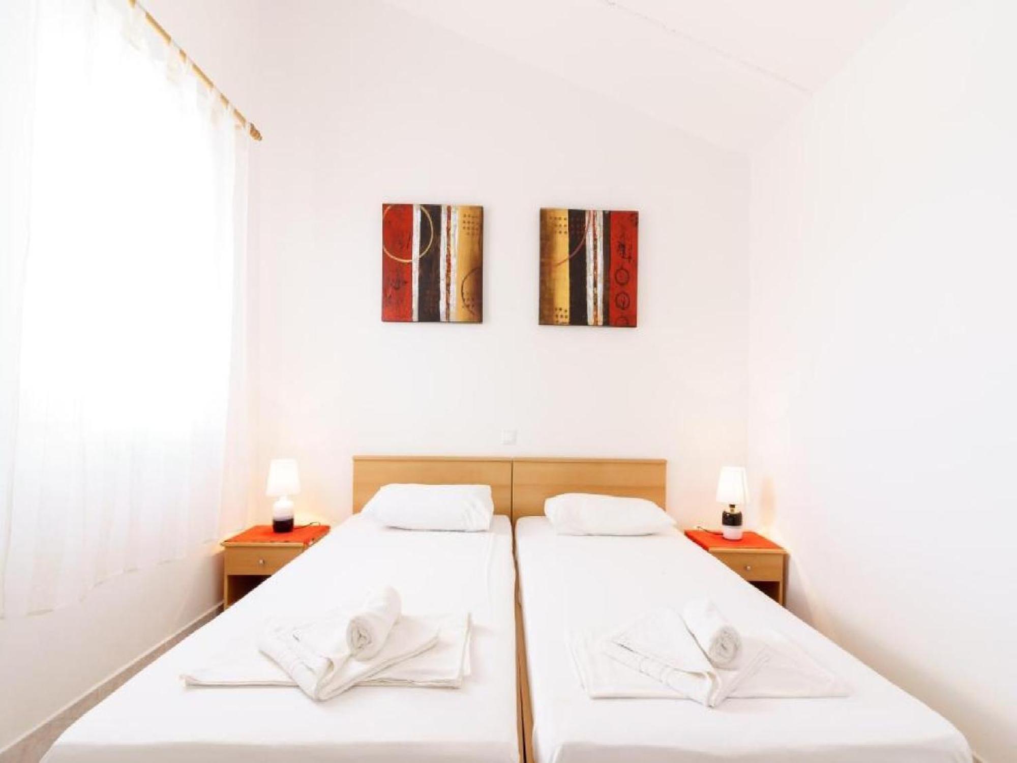 Lumbarda Resort Apartments Стая снимка