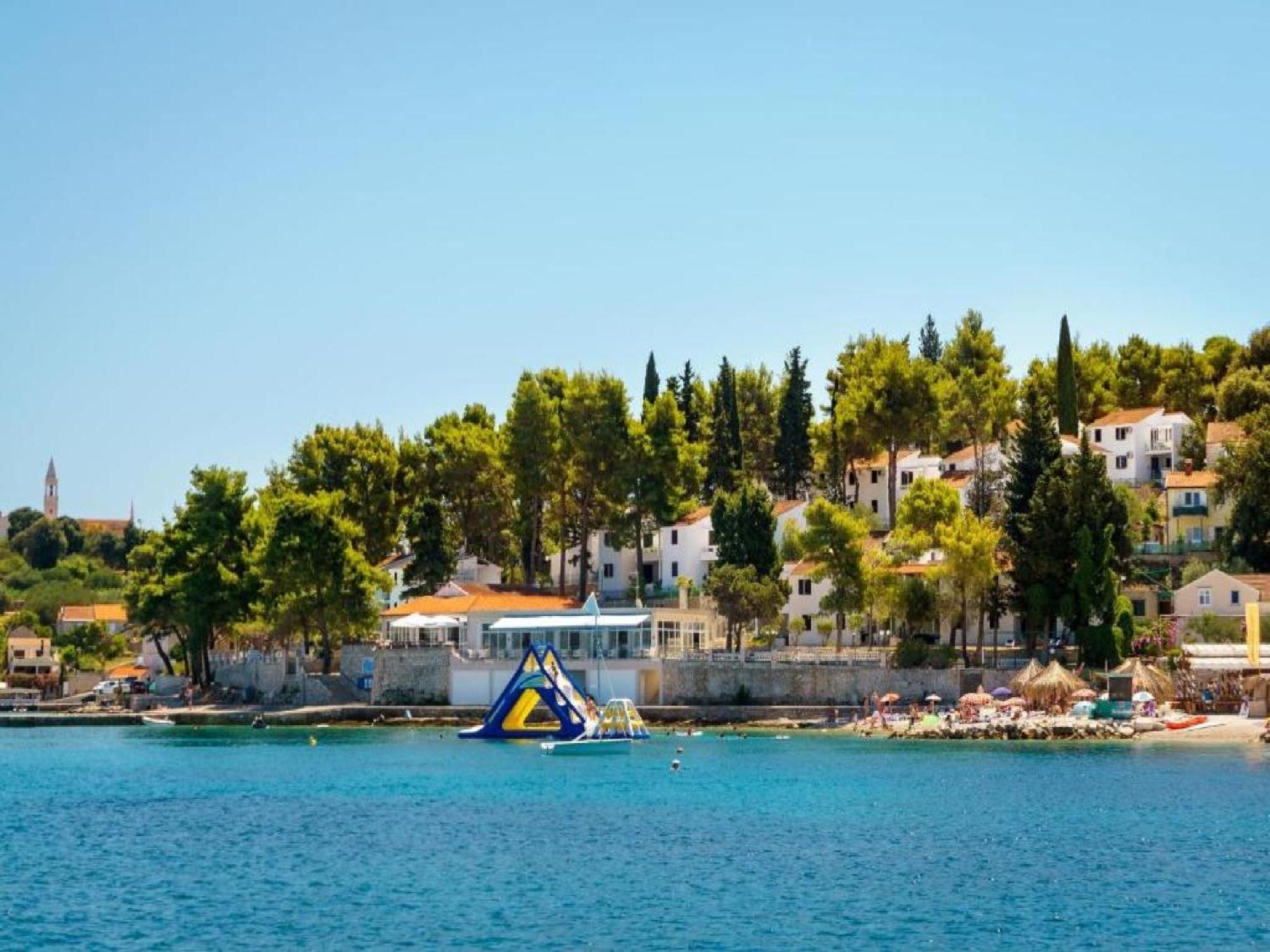 Lumbarda Resort Apartments Стая снимка